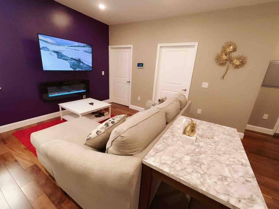 504 Luxe 1bdr In Center Apartment *